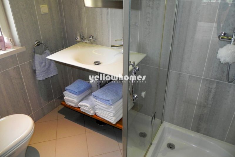 Moradia V4 com piscina perto de Vale do Lobo